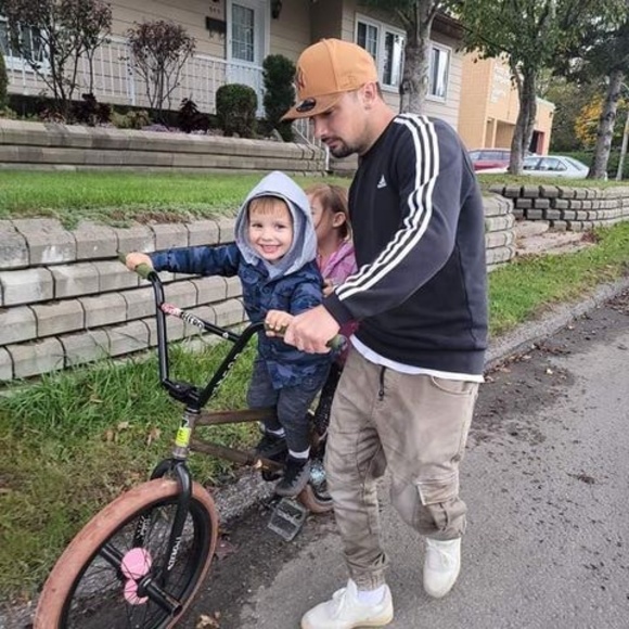 Meet your Posher, Valmond - Picture 1 of 1